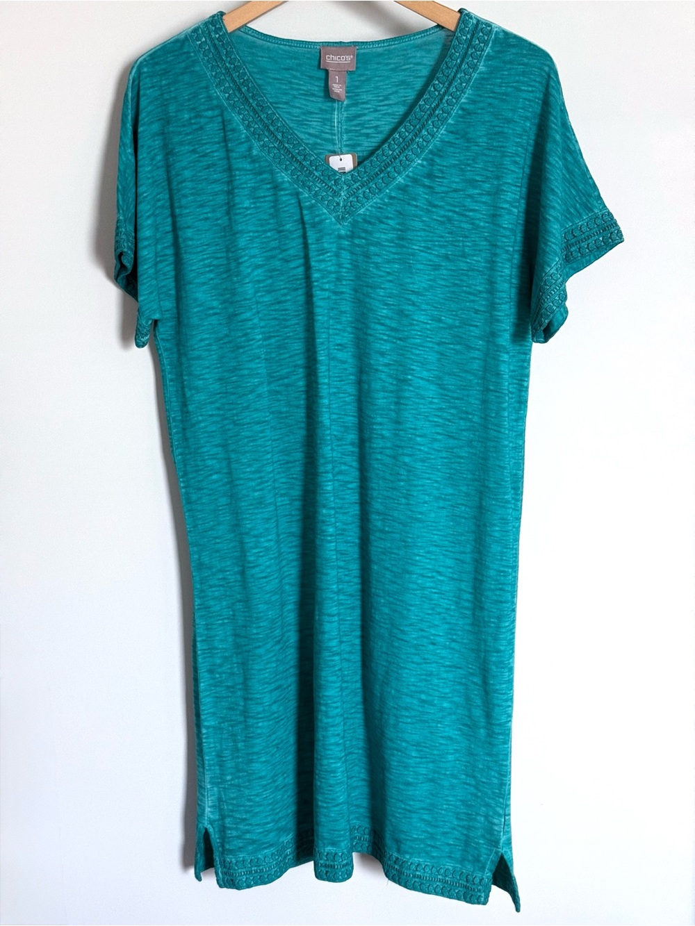 NWT Chico’s V-neck Short Sleeve Knee Length Dress Blue Grass Size 1 Medium